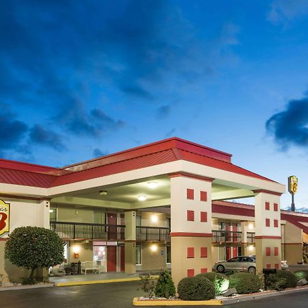 Super 8 By Wyndham Tifton Hotel Exterior photo