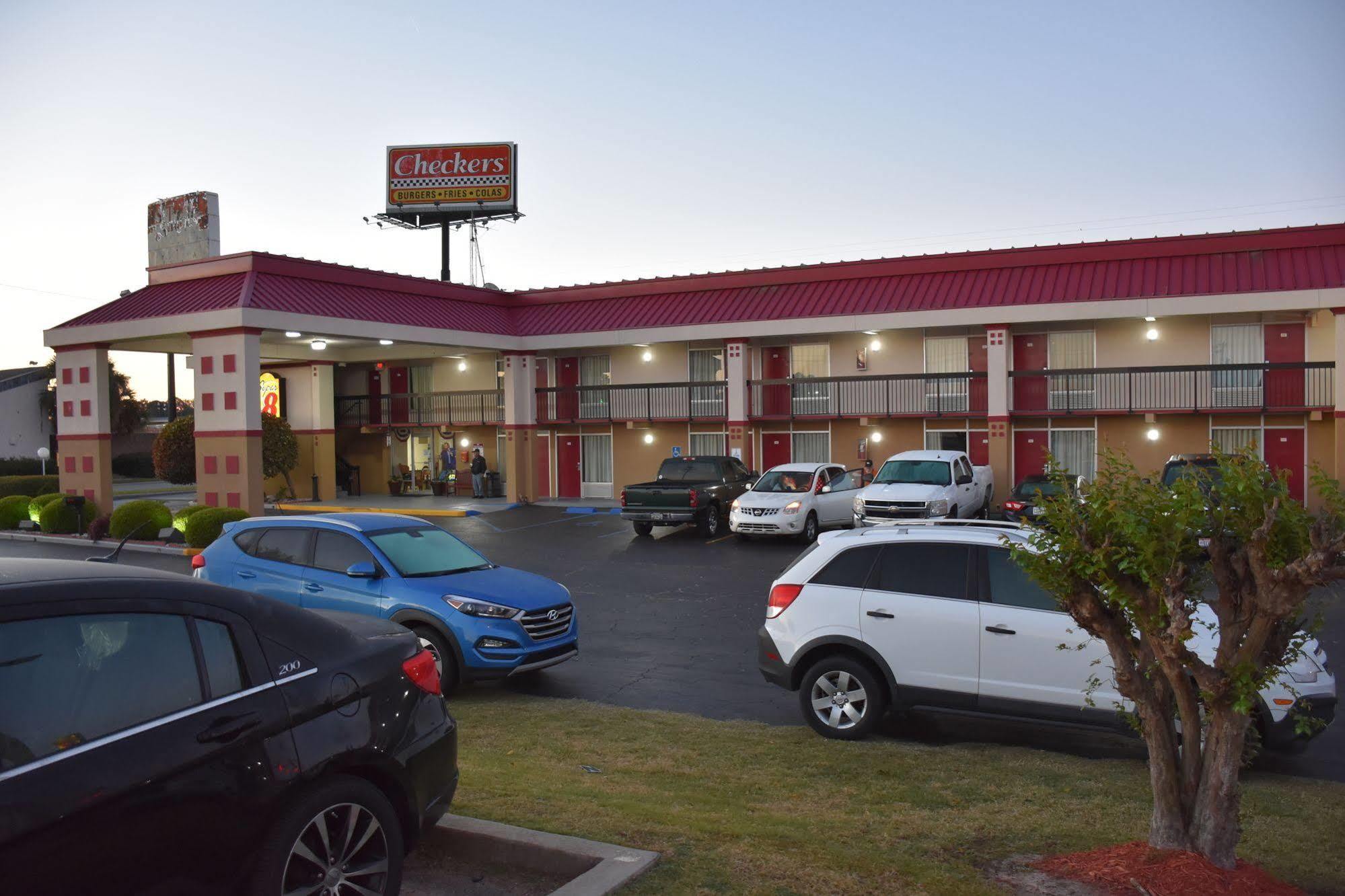 Super 8 By Wyndham Tifton Hotel Exterior photo